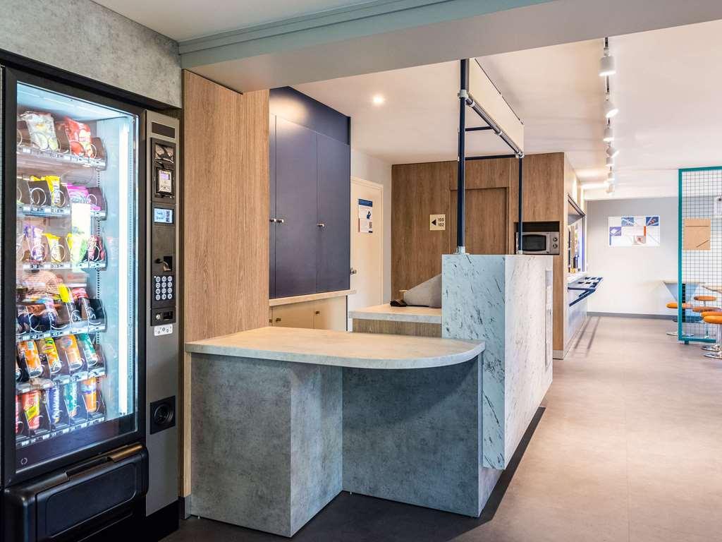 Ibis Budget Villefranche Limas Exterior photo